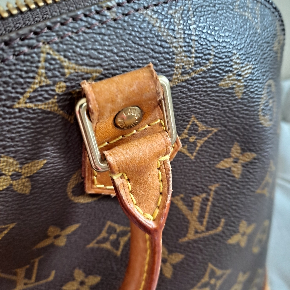 Louis Vuitton Alma Monogram Bag - Picture 6 of 9